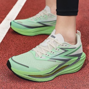 Nouvelle Arrivée Chaussures de Course Multi-Couleurs pour Jeunes avec Plaque en Carbone, Chaussures de Sport Confortables et Légères à Rebond pour Couples - Product Image 4