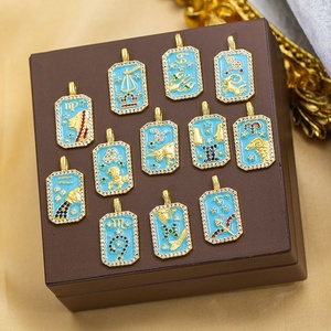 HD485 Venta Caliente Colgantes de Latón Esmaltado con Signos del Zodíaco de 12 Meses, Dijes Cuadrados Vintage con Incrustaciones de Circonita Cúbica para Collares al por Mayor - Product Image 2