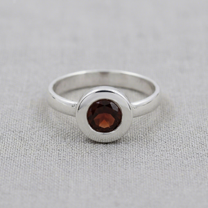 Art Palace 925 <b>Silver</b> <b>Garnet</b> <b>Ring</b> Bezel Setting Classic Gemstone Unisex Everyday Wear - Product Image 1