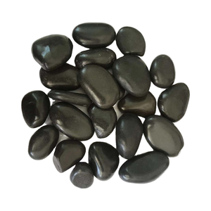Pierre <span class=keywords><strong>de</strong></span> <span class=keywords><strong>rivière</strong></span> naturelle noire polie à haute brillance, provenant directement <span class=keywords><strong>de</strong></span> l'usine, pour <span class=keywords><strong>la</strong></span> décoration extérieure, non toxique et écologique - Product Image 1