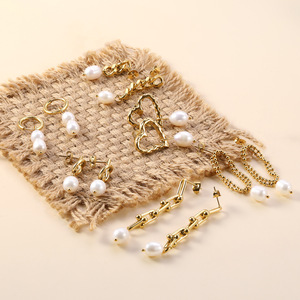 ต่างหูมุกสแตนเลสรูปหัวใจสำหรับผู้หญิงสวมใส่ทุกวัน - Product Image 1