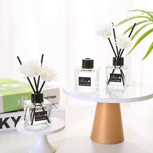 ชุดน้ำหอมปรับอากาศแบบก้านดอกไม้ Blackrose Square Glass Reed Diffuser พร้อมก้านไม้หอมสำหรับตกแต่งบ้าน - Product Image 1