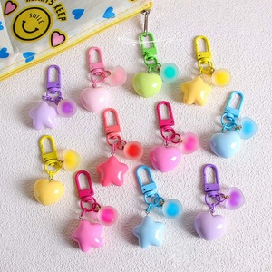 พวงกุญแจ<span class=keywords><strong>รูป</strong></span>หัวใจทำจากเรซิ่นสีสันน่า<span class=keywords><strong>รัก</strong></span>ใหม่พวงกุญแจรูปดาวฝ้าสำหรับตกแต่งพวงกุญแจของขวัญสำหรับผู้หญิงเด็ก<span class=keywords><strong>ผู้หญิง</strong></span> - Product Image 2