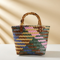 Panier tissé coloré de grande capacité pour les vacances à la plage, sac panier tendance avec poignée en bambou, ouvert, sans décoration, sac à main