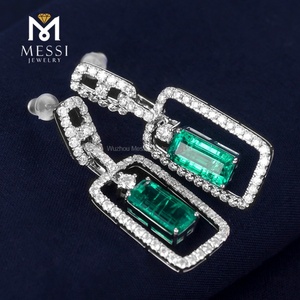 Pendientes de Diseño Geométrico con Moissanita Elegante de Messi Jewelry para Mujer, Oro de 14k y 18k, Pendientes de Gota con Esmeralda - Product Image 5