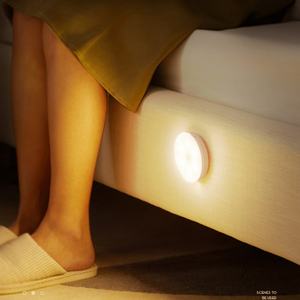 Lámpara Nocturna Inteligente con Sensor de Movimiento LED, Recargable, 6 LED Redondos Blancos, Pequeña Luz Nocturna para Gabinete - Product Image 4