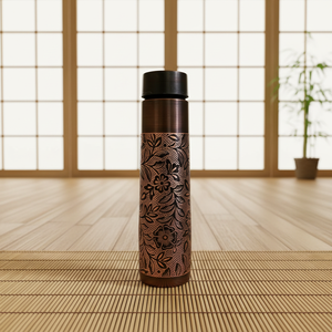 Bouteille d'eau en cuivre gravé de qualité supérieure 1000 ml, étanche, laquée, style ayurvédique, artisanale, pour le yoga, la gym et le bien-être, marron - Product Image 3
