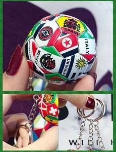 Llavero de fútbol miniatura 2026 con banderas nacionales para la Copa Mundial, regalos, artículos deportivos, colgante para mochila, uso diario - Product Image 5