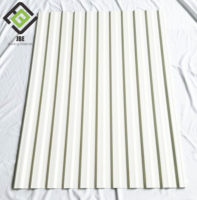 Fabricant de panneaux de plafond en PVC de haute qualité en vente en gros Tuile de plafond jaune blanc pour l'extérieur de la maison industrielle