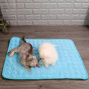 Washable Portable Cooling <b>Pad</b> <b>Mat</b> for Dogs, Summer <b>Pet</b> <b>Mats</b> in Solid Color, Made of Polyester, Hand Washable, Round Shape, Ideal - Product Image 5