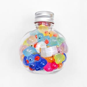 Gran oferta DIY 3D resina artesanía decorativa jardín miniatura resplandor en efecto oscuro pato ornamento hierba Material llavero Accesorios - Product Image 1