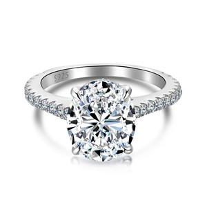 Anillo de Compromiso y Matrimonio Dylam con Diseño Personalizado, Plata Fina S925, Banda de Eternidad, Forma Ovalada, Piedra Moissanita D VVS1 - Product Image 1