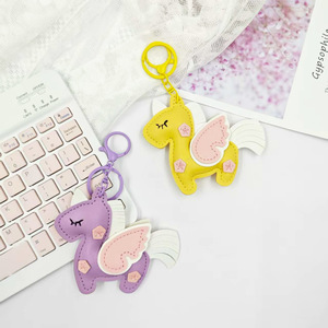 Elegante Portachiavi con Charm Volante, Graziosa Figura di Pegaso, Portachiavi Unicorno Fatto a Mano <span class=keywords><strong>in</strong></span> Pelle PU per Regali - Product Image 4