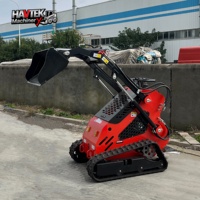 La plus petite mini-chargeuse sur pneus avec une largeur de carrosserie de seulement 940 mm peut se manœuvrer avec souplesse dans les chantiers étroits
