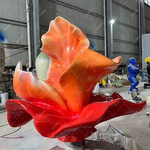 Sculpture florale extérieure sur mesure en fibre de verre, forme abstraite irrégulière, pièce d'art décorative faite à la main, à poser au sol - Product Image 4