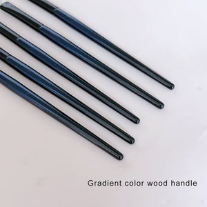 Lot de 5 pinceaux à paupières en poils de chèvre naturels XGF, poils doux, manche bleu dégradé, pour maquillage des yeux, avec logo personnalisé et pochette - Product Image 2