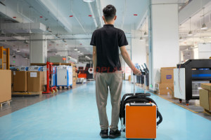 TIPTOP 200W 500W Laser Graffiti Removal Machine pour Bâtiment, Façade Laser Cleaner pour Enlever la Peinture et les Taches Indésirables - Product Image 3