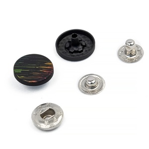 อุปกรณ์ตกแต่งเสื้อผ้าโลโก้แบบกำหนดเอง ขนาด 11 มม. 12 มม. ผลิตจากโลหะผสมสังกะสี 4 ส่วน ชุบสีดำ กระดุมแป๊กสำหรับกระเป๋าและกางเกงยีนส์ - Product Image 2