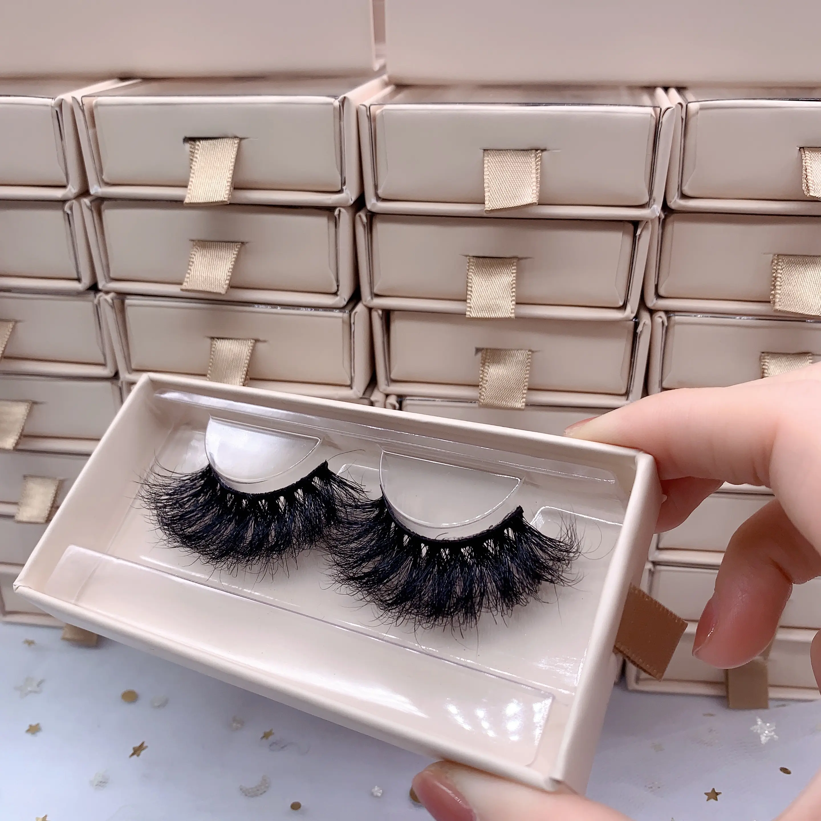 Free Sample Direct Sales Hot new design butterfly eyelash box Custom Eyelash Packaging With Private Label