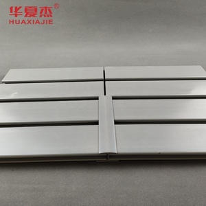 Vente en gros de panneaux en <span class=keywords><strong>PVC</strong></span> à lattes, accessoires pour panneaux en <span class=keywords><strong>PVC</strong></span>, panneaux de garage en <span class=keywords><strong>PVC</strong></span>, décoration pour magasins/supermarchés - Product Image 5