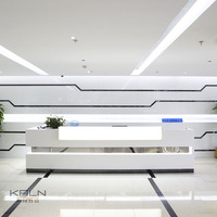 Bureau d'accueil moderne et écologique avec éclairage LED, idéal pour les écoles, les hôpitaux, les centres commerciaux, taille et couleur personnalisables, garantie de 6 ans, OEM disponible