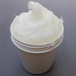 Factory Supply Bulk Yellow or White 8009-03-8 Petroleum Jelly - Product Image 2