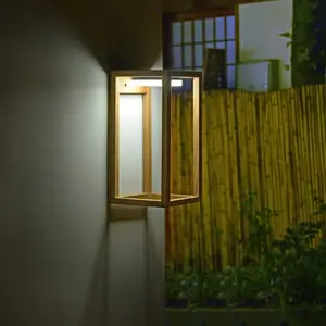 Lampada da terra naturale da esterno in legno ecologica lampada decorativa da giardino a LED luci solari