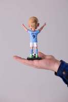 Maßgefertigte Super-Fußballspieler Wackelkopffigur Fußballstar Nr. 9 Harz-Figuren mit Logo-Basis als Fan-Souvenir