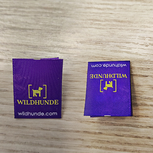 Cá nhân Jacquard dệt trung tâm gấp <span class=keywords><strong>tag</strong></span> tùy chỉnh chất lượng cao flexo dệt cạnh satin chăm sóc nhãn cho hàng may mặc - Product Image 2