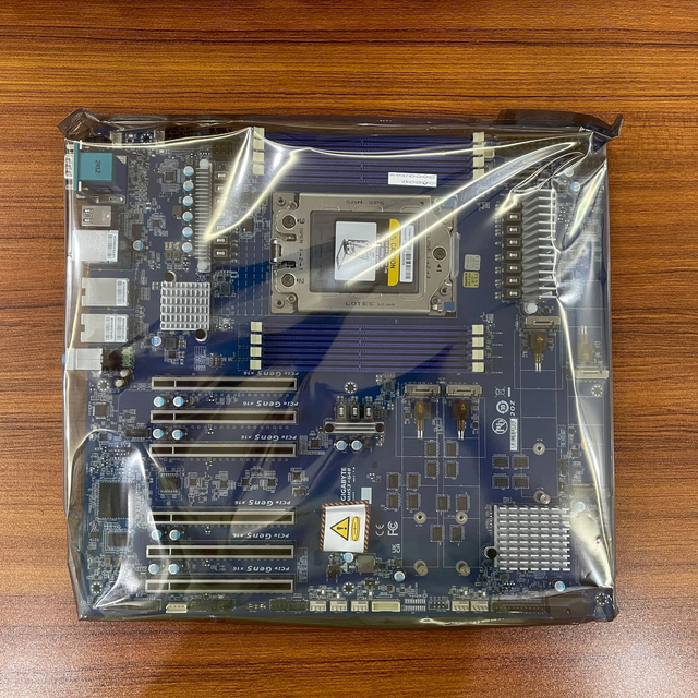 MH53-G40 Single Socket Server Motherboard AMD Ryzen Threadripper PRO 9000/7000 WX-Series 8 X DIMMs 4 X SATA 6Gb/s Ports