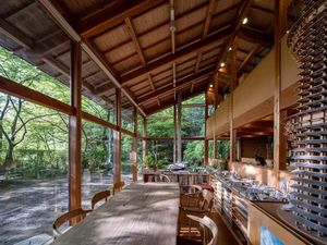 Contemporary Forest <span class=keywords><strong>Lodge</strong></span> Casa de madera cálida y artística para <span class=keywords><strong>retiro</strong></span> curativo en la naturaleza - Product Image 6