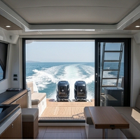 Yacht de luxe Flybridge de 9,93 m (33 pieds) avec cabine, deux moteurs hors-bord Yamaha 300 CV, bateau en fibre de verre pour 12 personnes, fabricant certifié CCS CE