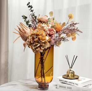 Vase en verre transparent de style côtier avec tube droit, arrangement simple haut de gamme marron pour salon ou hôtel - Product Image 4