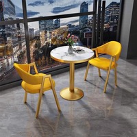 Ensemble table et chaises de négociation compactes de luxe nordique pour bureaux de vente modernes, salons de thé, maisons et tables à manger simples