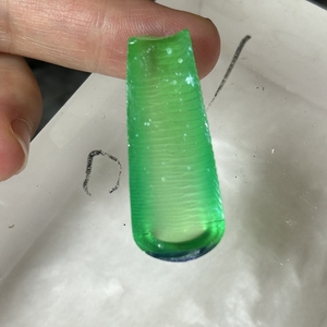 100 Gramos de Diamantes de Laboratorio sin Cortar, Corindón Verde en Bruto para la Fabricación de Gemas Sueltas - Product Image 5