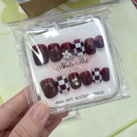 Uñas postizas con patrón cuadrado de almendra medio-corto con diseño francés brillante colorido para niñas, nuevos productos a presión para dedos