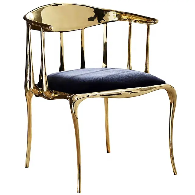Couro luxuoso acolchoado com pé de bronze Design cadeira luxuosa moderna para jantar ou sala de estar
