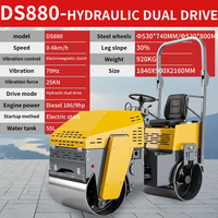 Rouleau compacteur vibrant diesel professionnel à double tambour avec double entraînement hydraulique pour l'entretien des couches de fond de sol et des couches de surface routière