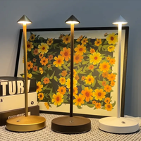 Lampe de chevet portable à piles pour restaurant, lampe de bureau LED rechargeable pour chambre à coucher, lampe de table moderne sans fil