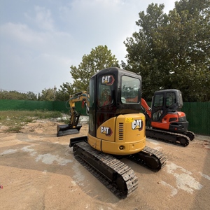 Mini-excavatrice CAT 303 CR d'occasion, excavatrice compacte hydraulique sur chenilles Caterpillar pour la construction - Product Image 3