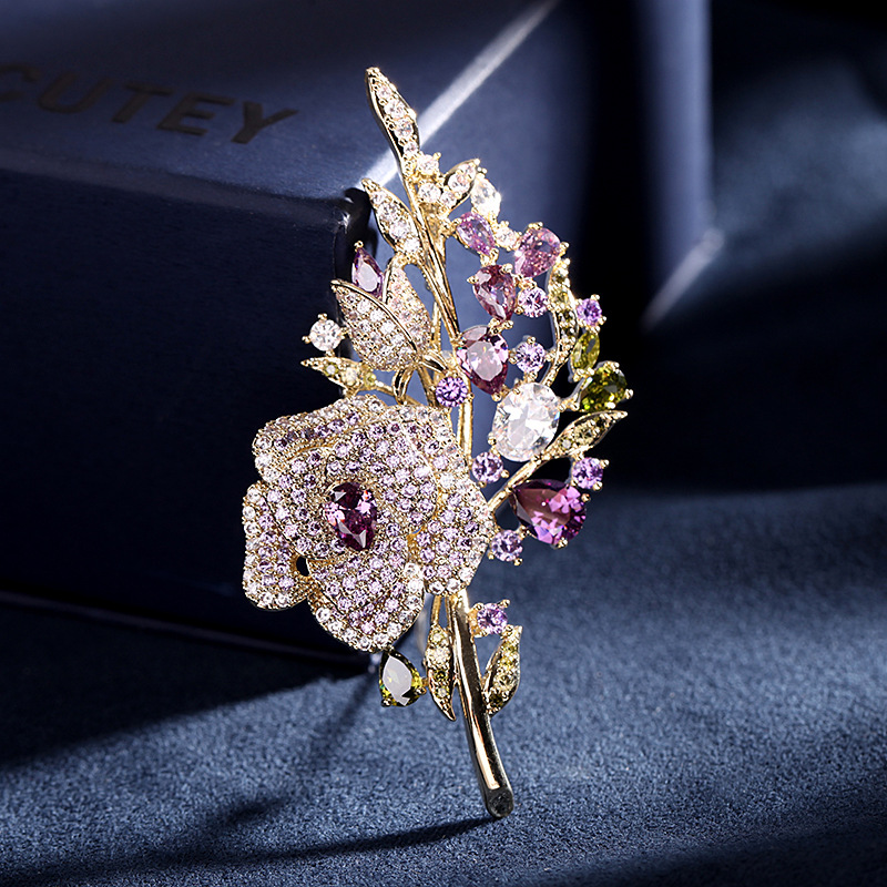 Ladies Crystal Rhinestone Flower Brooch – Alloy Metal Pin For Jackets, Blazers, Gifts