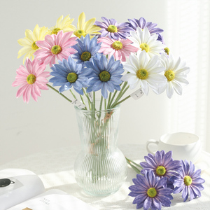 Fiori di Margherita Artificiali a 3 Teste, Realistici e Multicolore, per Centrotavola, Decorazioni Floreali per Matrimoni e Casa - Product Image 4