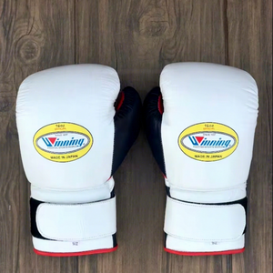 Guantes de Boxeo GYMSTERO de Alta Calidad Personalizables, Agarre de Cuero Genuino, Cierre de Dedo Completo, Correa de Muñeca Ajustable - Product Image 1