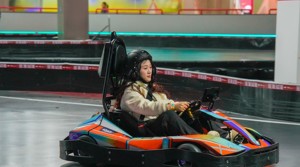 Kart électrique compact et polyvalent multi-pistes avec une carrosserie plus petite, adapté à divers circuits, haute agilité avec un rayon de braquage de 2,8 m. - Product Image 2