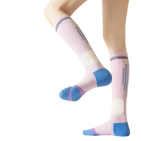 Chaussettes de sport professionnelles respirantes de haute qualité, économiques, avec logo personnalisé, hydratantes, à base d'ions d'argent AG+