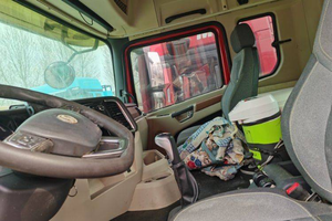 รถบรรทุกดีเซลใหม่ FAW Jiefang JH6 6x4 ยูโร 5 เกียร์อัตโนมัติ ระบบกันสะเทือนแบบลม กำลังสูง สำหรับงานหนัก บรรทุกได้ 50 ตัน พวงมาลัยซ้าย - Product Image 2