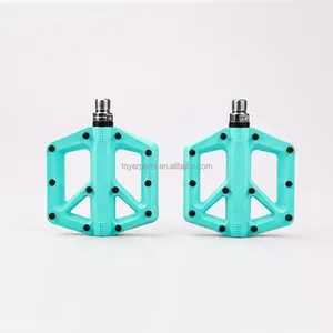 Bicycle Pedal Mountain Bike New Trends Pedals with Nails Turquoise Green Color Wholesale Bike Parts