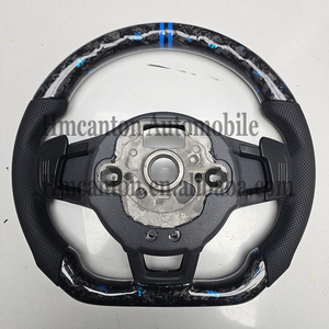 Volant de direction en cuir perforé en fibre de carbone forgée, pratique et en promotion, pour Volkswagen Golf 7.5 GTI - Product Image 3