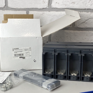 Stok Baru Original LV432658 PAC Otomasi Industri, Pengontrol Pemrograman PLC Khusus - Product Image 1