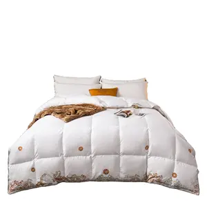 مفرش السرير المصنوع في الصين, مفرش السرير المصنوع من ألياف الإوز/البطة المطرز المصنوع من البوليستر بنسبة 100%